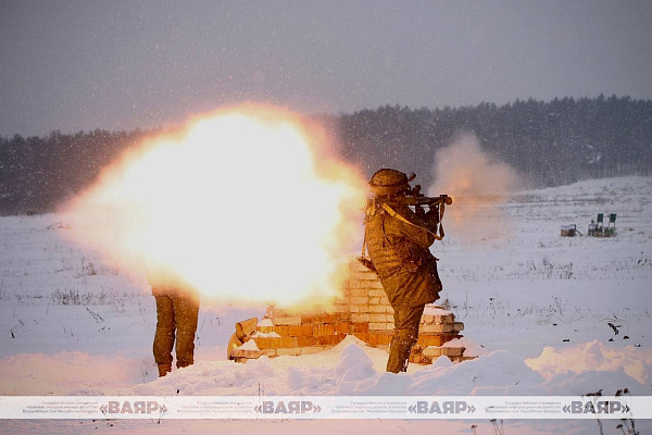 Занятия по огневой подготовке с военнослужащими 120 омбр