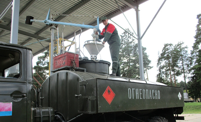 Годовой праздник 2780-й базы горючего