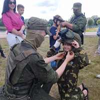 С Днём Независимости поздравили брестские десантники