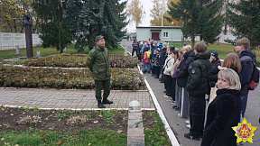 Белорусские военнослужащие продолжают активно участвовать в военно-патриотическом воспитании молодежи