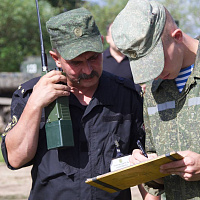 Занятие с курсантами Военной академии по вождению боевых машин с преодолением водной преграды