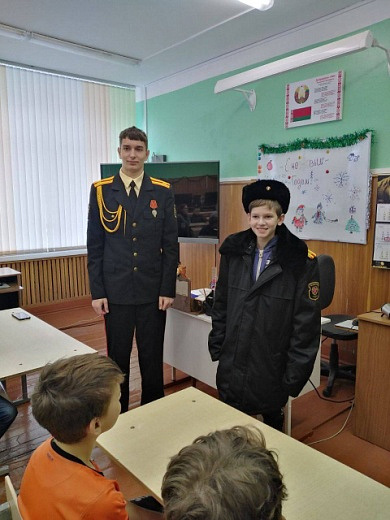 Суворовцы в гостях в родных школах