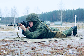 Занятие по огневой подготовке с военнослужащими 36 дмостбр