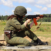 На полигоне Уручье с военнослужащими 56-го отдельного полка связи прошли занятия по огневой подготовке