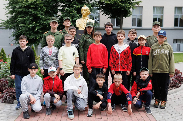 Продолжает работу лагерь «На пути к алым погонам — 2025» 