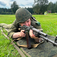 Военнослужащие продолжают совершенствовать навыки на занятиях по боевой подготовке