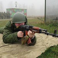 Занятия по огневой подготовке с военнослужащими нового пополнения