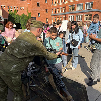 Военнослужащие 103 овдбр организовали выставку для детей
