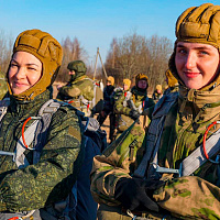 Витебские десантники совершили учебно-тренировочные прыжки с парашютом