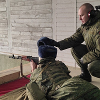 Стреляют зенитчики