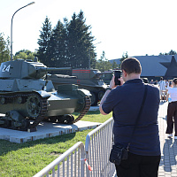 Военная ретротехника прибыла в Брестскую крепость-герой
