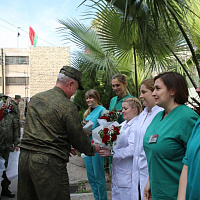 Белорусские женщины принимают поздравления с Днем женщин в Сирии 