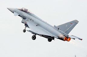 Министр обороны Индонезии предложил Австрии продать Джакарте 15 истребителей EF-2000 «Тайфун»
