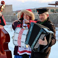 Плечом к плечу