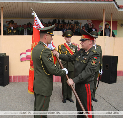 Воинскому коллективу 62 зрп вручено Боевое Знамя
