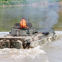 Военнослужащие 11 омбр выполнили упражнение по преодолению водной преграды