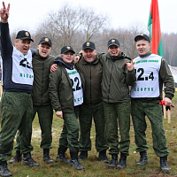 И пером и топором!