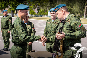 Торжественные церемонии вручения оружия и военной техники