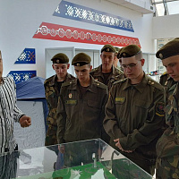 Гвардейцы посетили завод по производству «Geely»