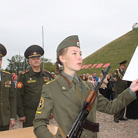 Будут Родине служить и юноши, и девушки