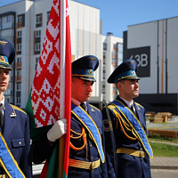 Брестские десантники поздравили ветеранов