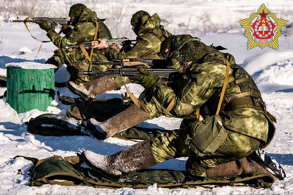 Занятия по огневой подготовке с курсантами Военной академии