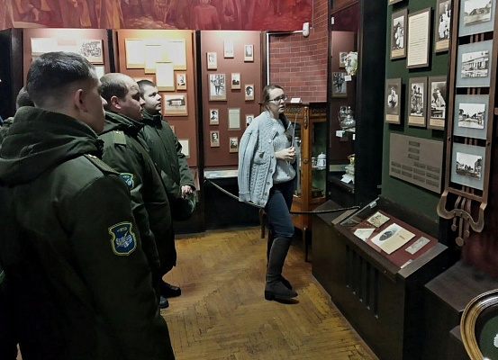 На экскурсию — в музей