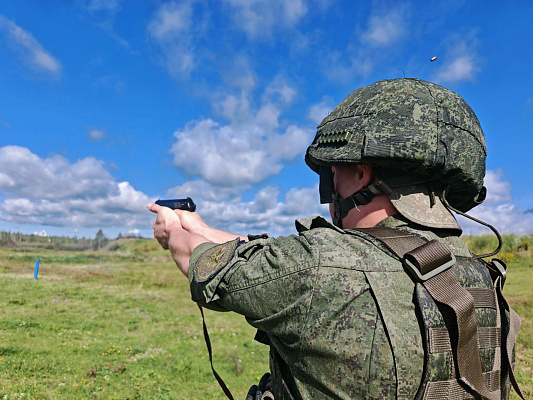 Занятия по огневой подготовке с военнослужащими 65 автбр