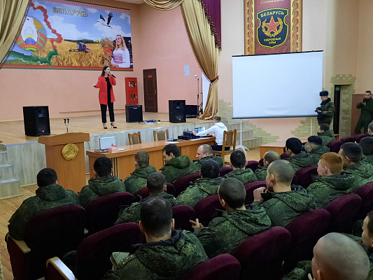 Песня – служить помогает