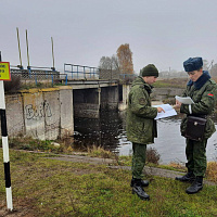 С упором на практику