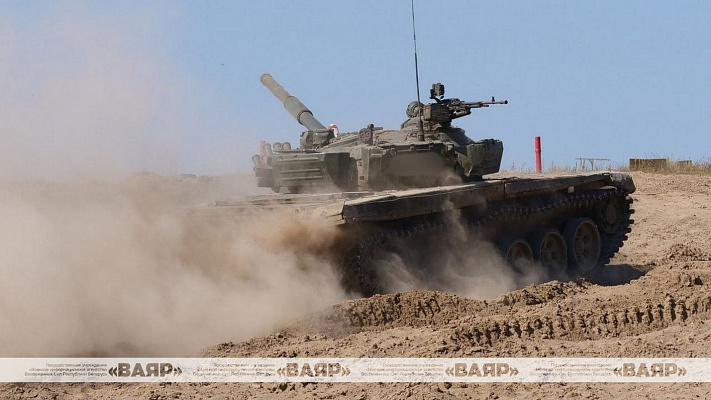 Военнослужащие 11 омбр выполнили упражнение контрольных стрельб штатным артиллерийским выстрелом из танка Т-72Б