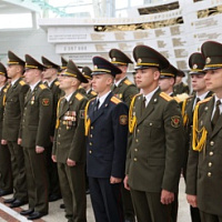 В звездный путь, офицеры!