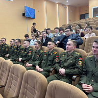 Курсанты военно-медицинского института приняли участие во встрече с депутатом Палаты представителей Национального собрания