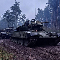 Гродненские танкисты совершают марш в назначенный район