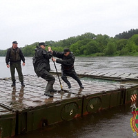 Учатся понтонёры