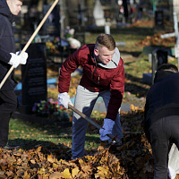 Курсанты военного факультета в БГУИР провели субботник 
