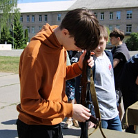 Об армии с интересом