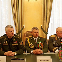 «И снова май...»