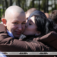 В Беларуси проходит отправка в войска граждан, призванных на срочную военную службу