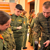 Военнослужащие продолжают проводить профориентационную работу