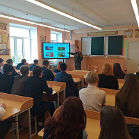 Военнослужащие 65 автбр провели профориентационную работу со школьниками