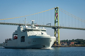 Канадский флот получил головной арктический патрульный корабль Harry DeWolf