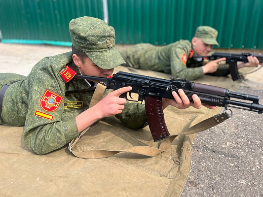 Продолжает работу военно-патриотический лагерь «Гвардеец»