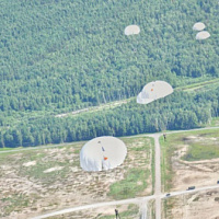 Брестские десантники выполнили прыжки с парашютом