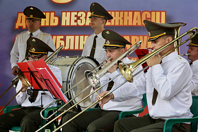 Концерт в сквере Мулявина