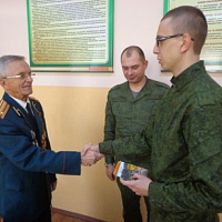 Образцово исполнять обязанности военной службы 