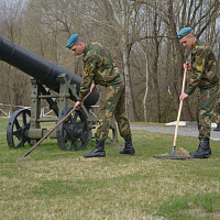 Трудятся брестские десантники