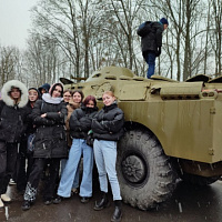 Гвардейцы подарили праздник