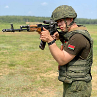 Учатся гвардейцы