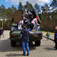 «Ура, каникулы!»